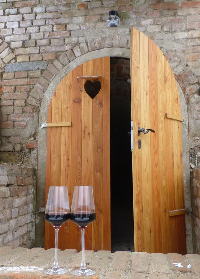 Pod Králičím vrchem Milovice (South Moravian) Exterior foto